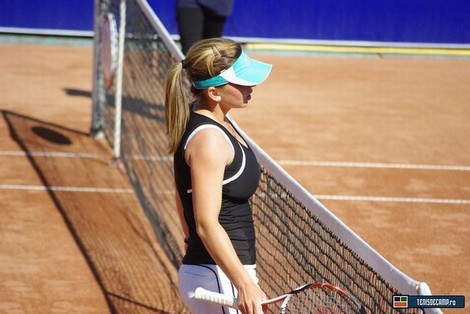 simona halep 18