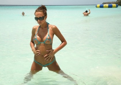 20090205-bikini-(www.mergytes.com)-09.jpg